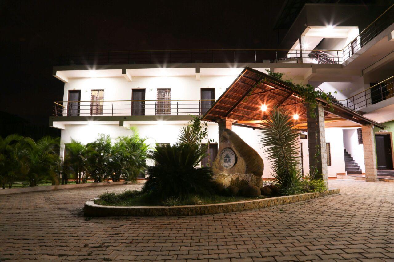 Golds Club & Resort Bayappanhalli Exteriér fotografie